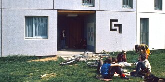 Grande-Borne aux beaux jours15 : Banlieure, Paysage urbain, Essonne, 1973