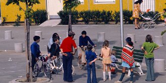 Grande-Borne aux beaux jours27 : Banlieure, Paysage urbain, Essonne, 1973